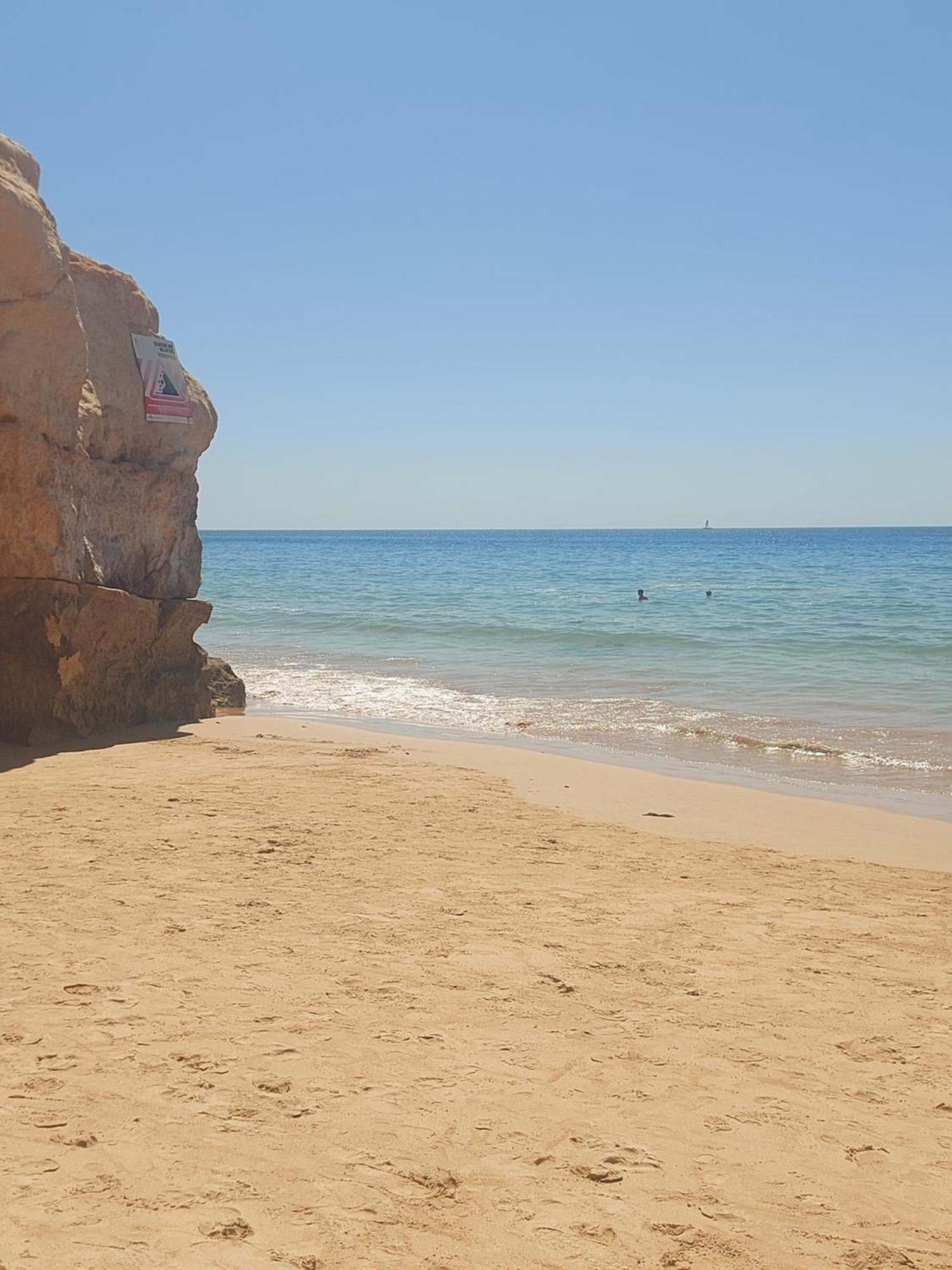 Front Beach Apartment Portimão Eksteriør billede